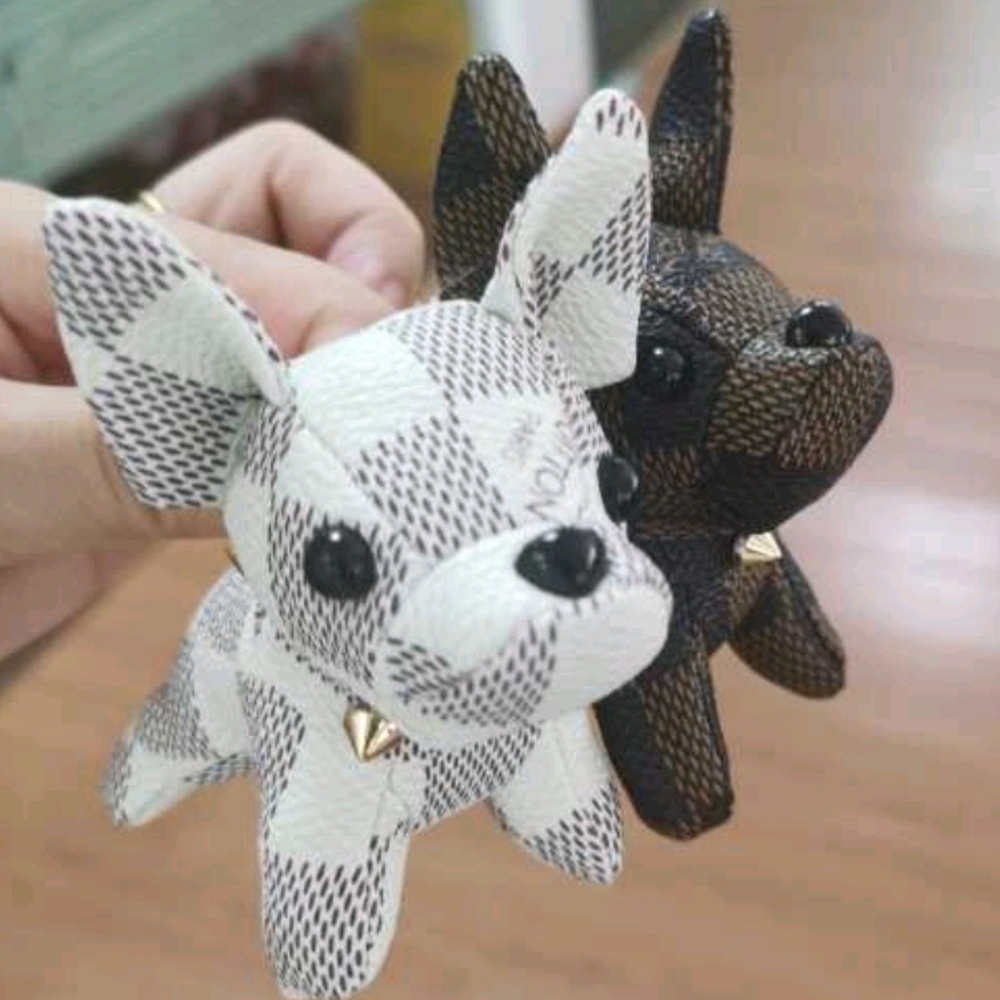 🆕️Luxury 🐕 White Doggie Damier azur Style Leather Novelty Keychain / Bag Charm - Picture 14 of 16